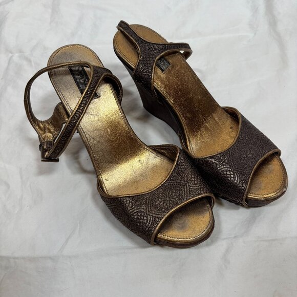 Prada 7 Women's Brown Gold Bronze Embossed Leather Flowers Wedge Heel Shoes - Picture 2 of 10